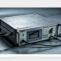 纤维增强复合材料摩擦起电测试ASTM D4470-18(2025)非织造布静电起电的标准测试方法；
